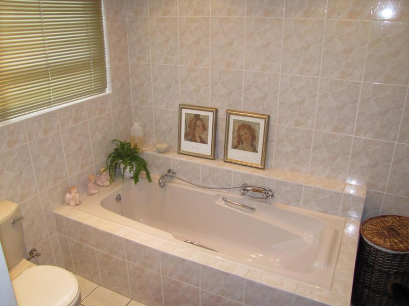 3 Bedroom Property for Sale in Blomtuin Western Cape